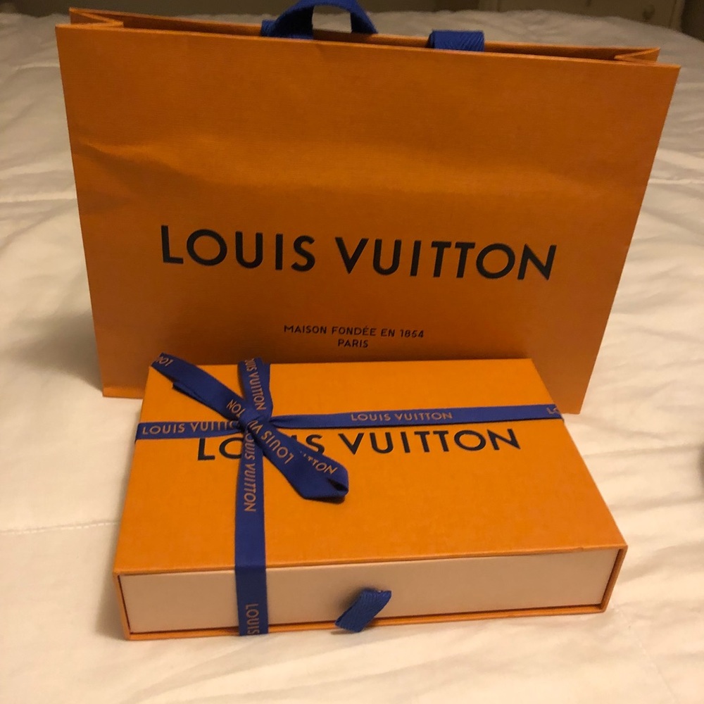 LV Bag & boxing all different sizes available